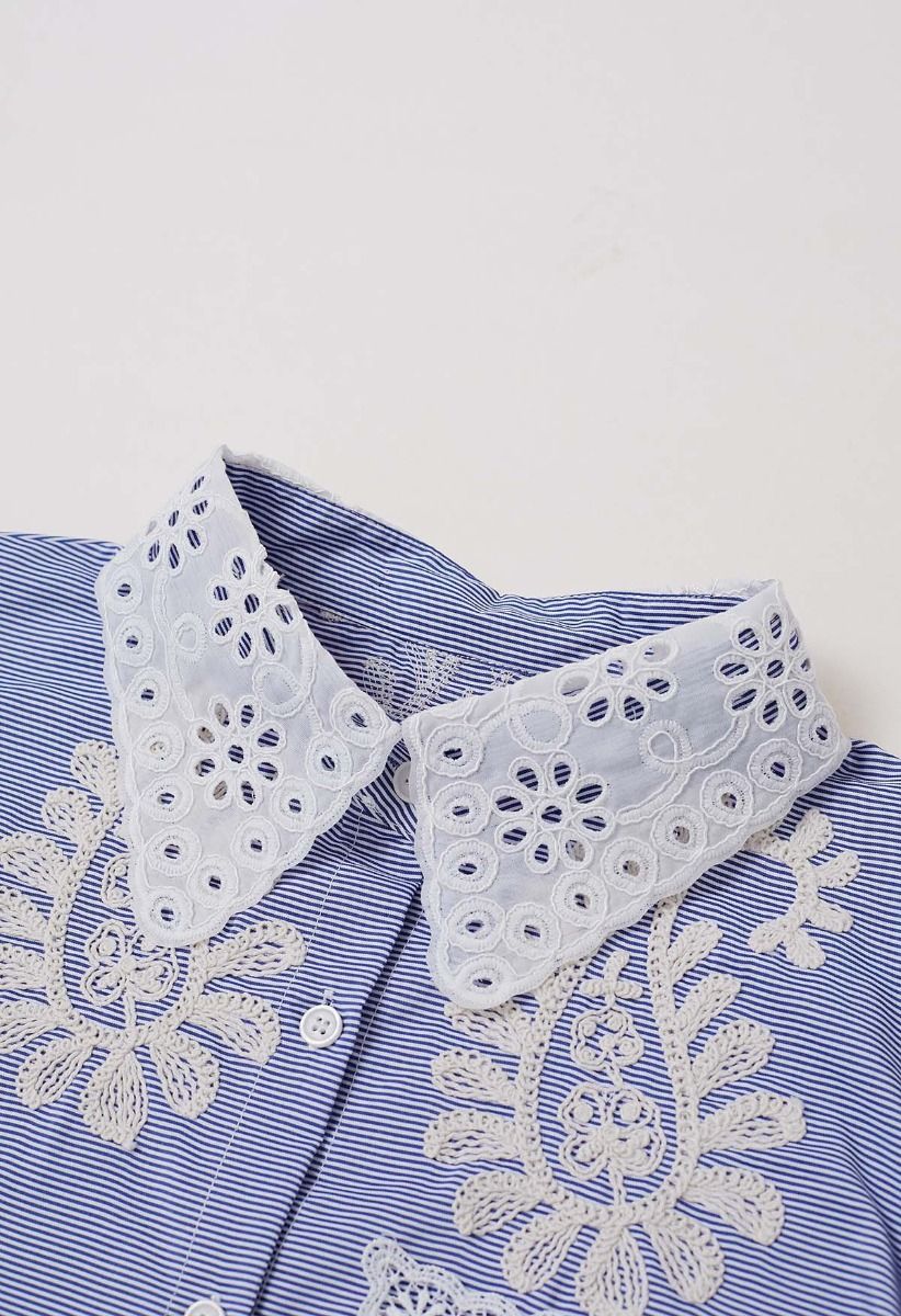 Chemise boutonnée à broderie florale inspirée du cachemire en bleu