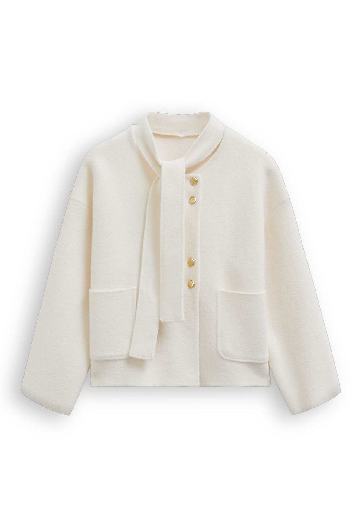 Manteau en tricot à boutons dorés amovibles avec col noué en crème