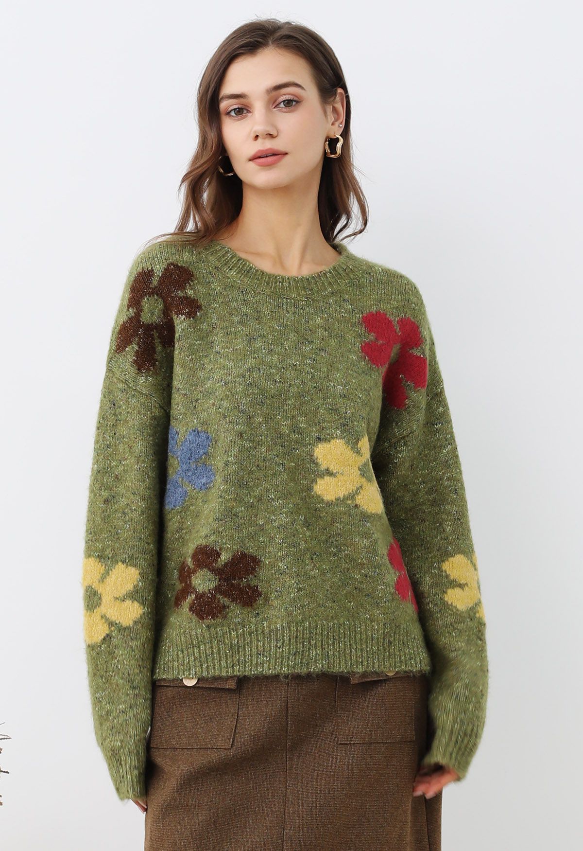 Pull en tricot pelucheux à motifs floraux multicolores en vert mousse