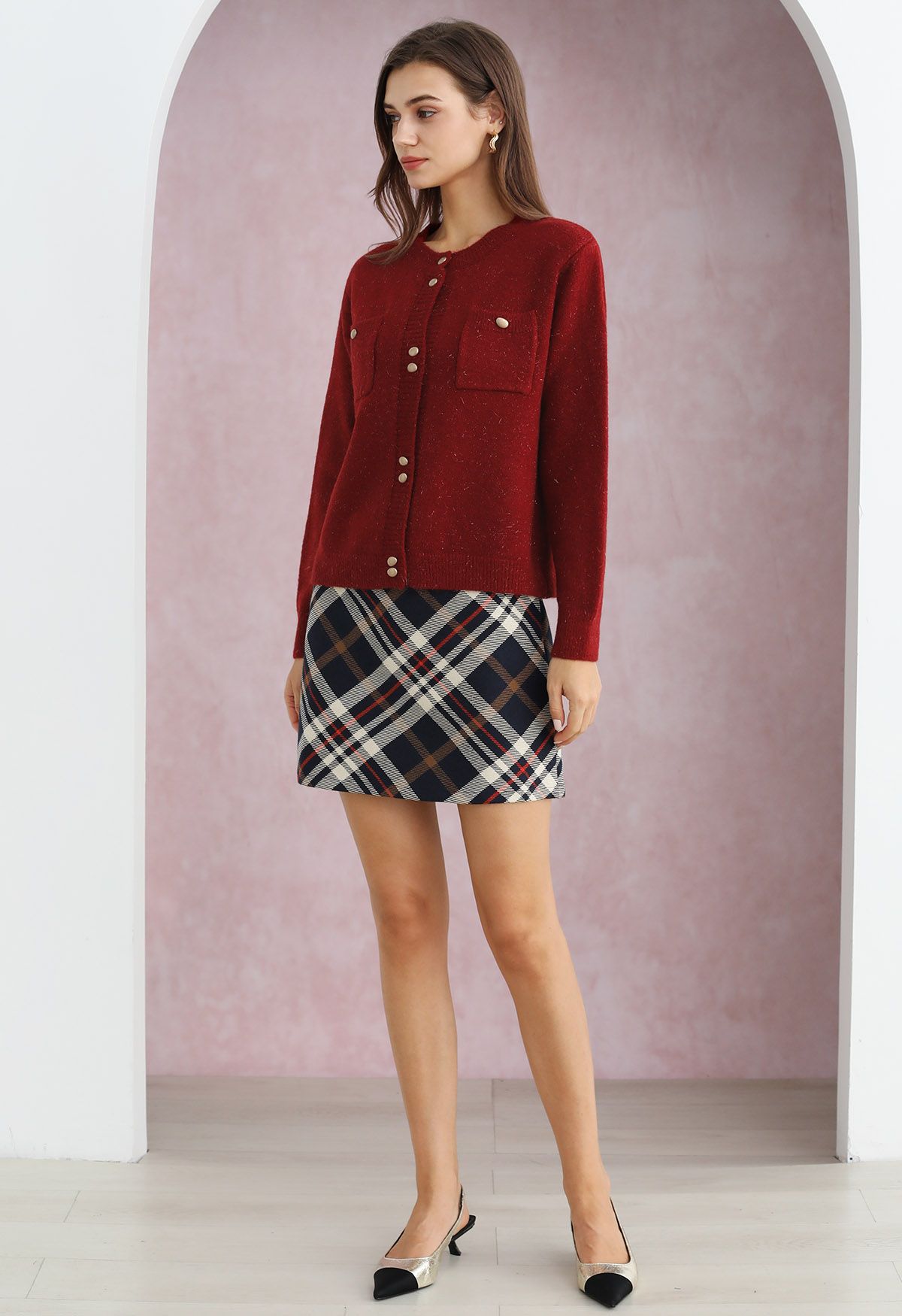 Cardigan élégant en tricot à franges scintillantes avec boutons en rouge