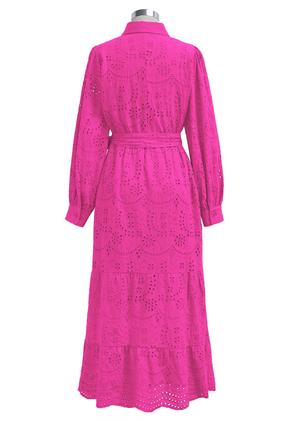 Robe mi-longue boutonnée à taille nouée et broderie délicate à œillets en rose vif