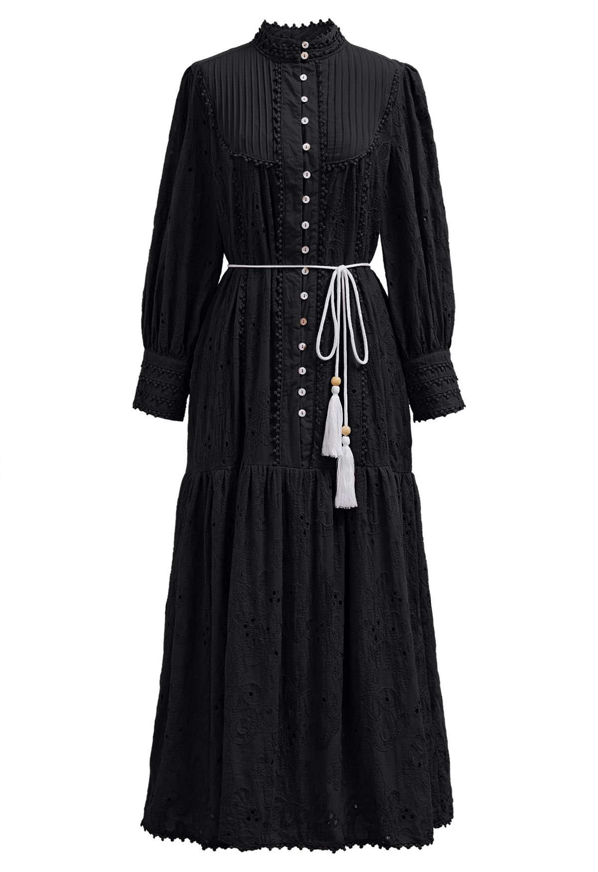 Robe longue boutonnée à pompons et broderies florales en noir