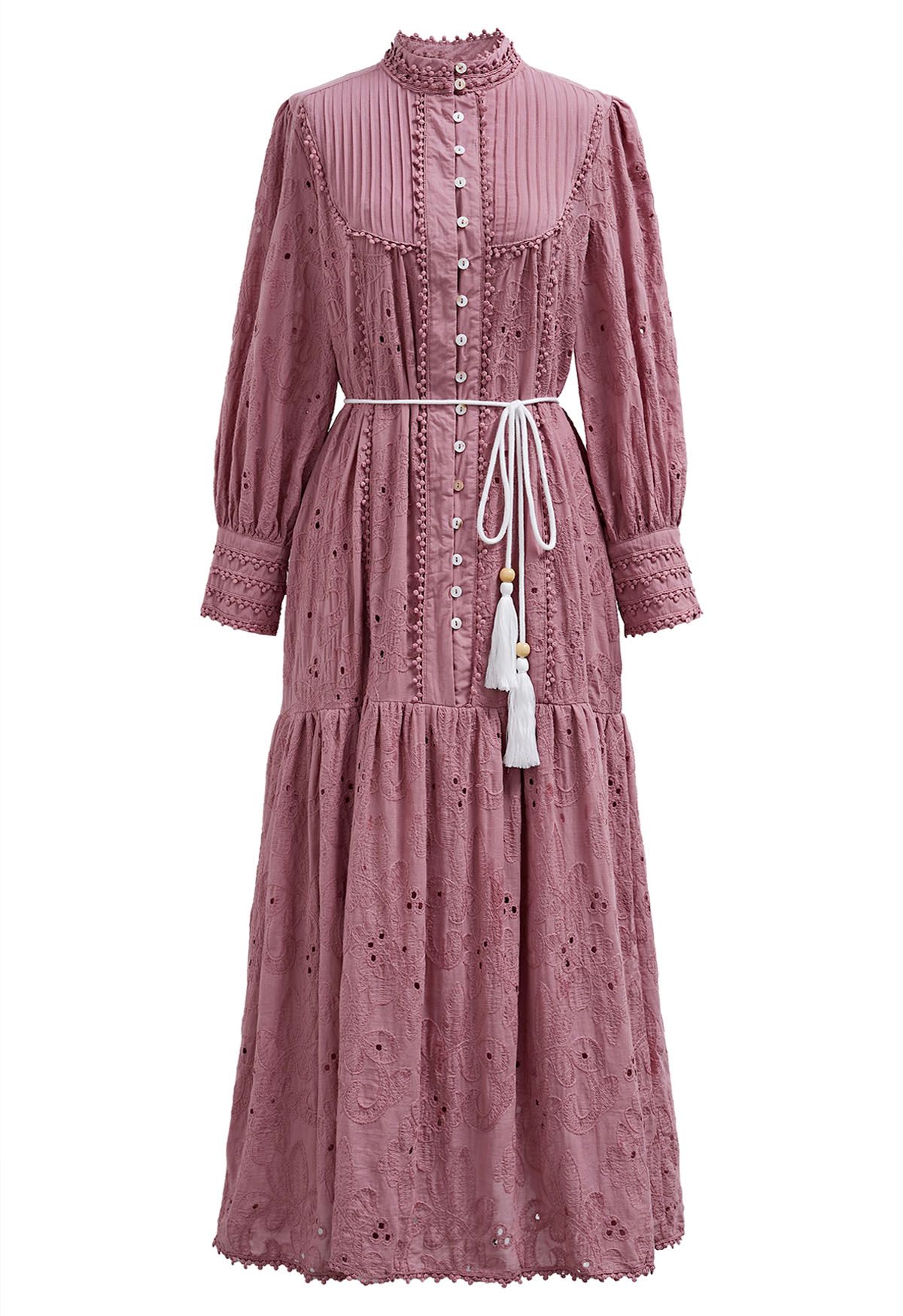 Robe longue boutonnée à pompons et broderies florales en mauve