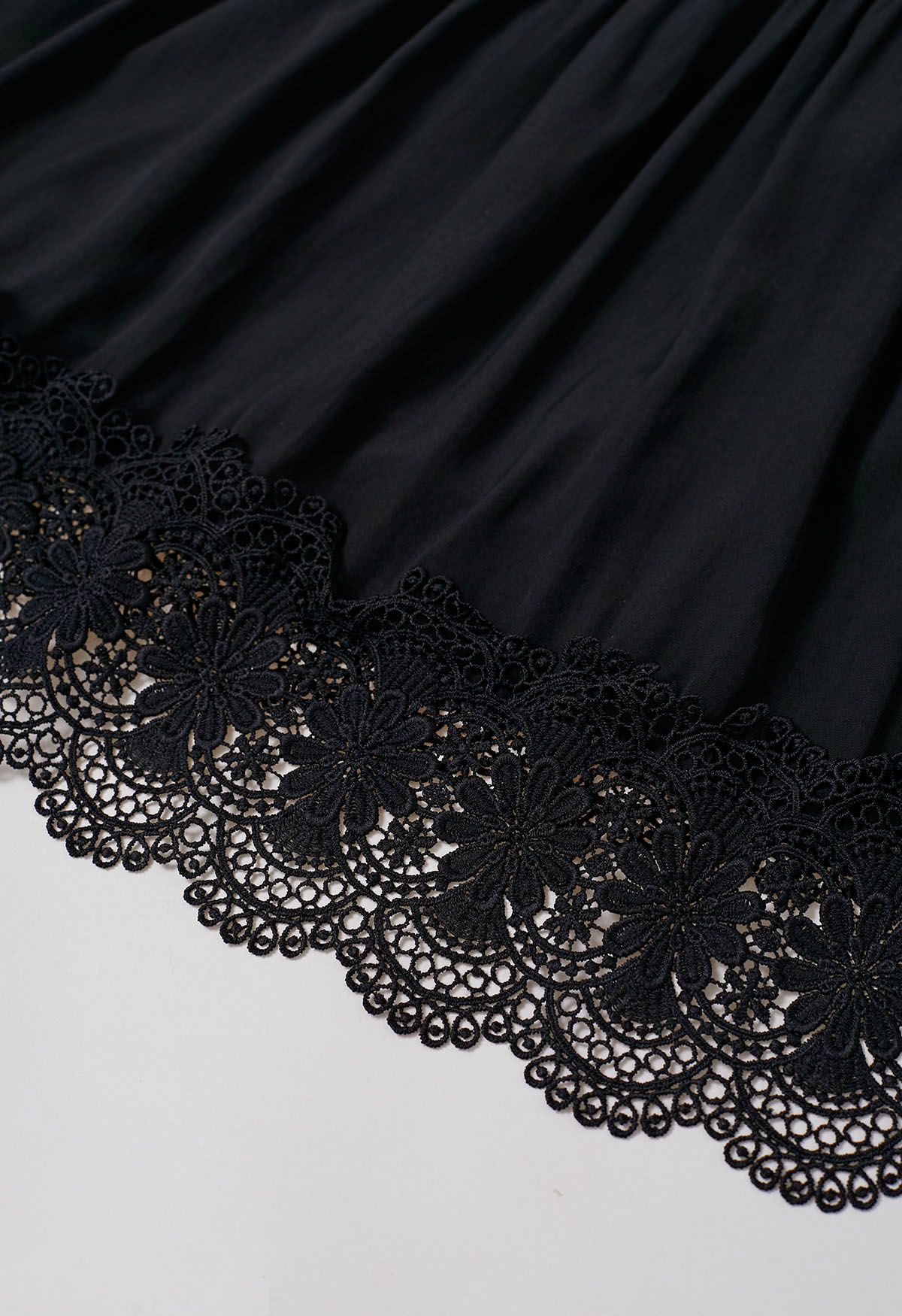 Robe longue en dentelle ajourée de style victorien en noir