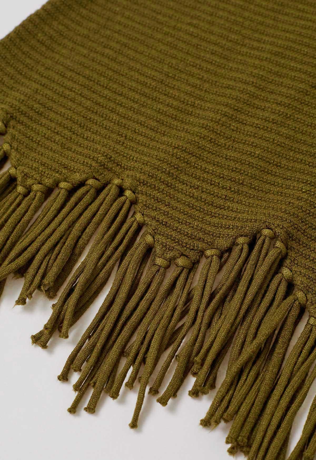 Pull en tricot à épaules tombantes et ourlet à franges asymétriques en olive