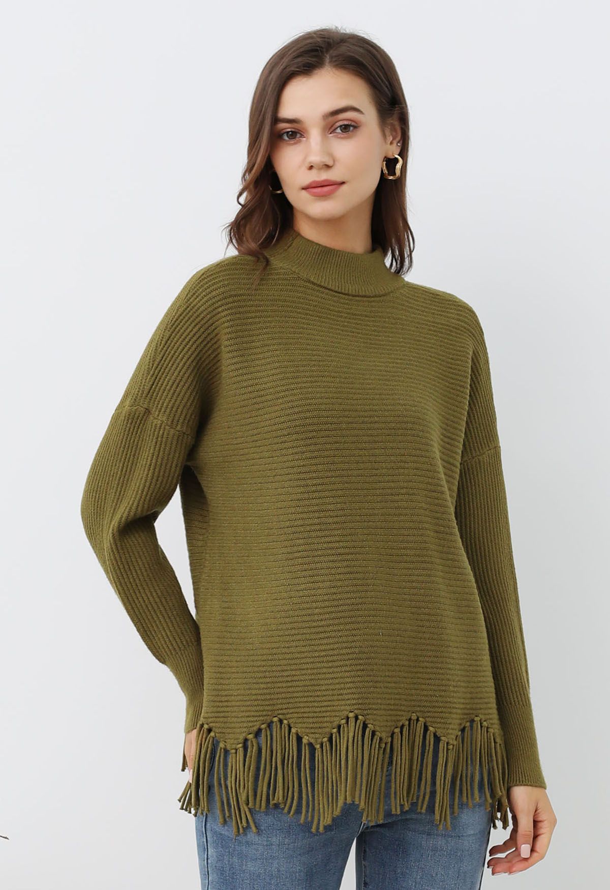 Pull en tricot à épaules tombantes et ourlet à franges asymétriques en olive