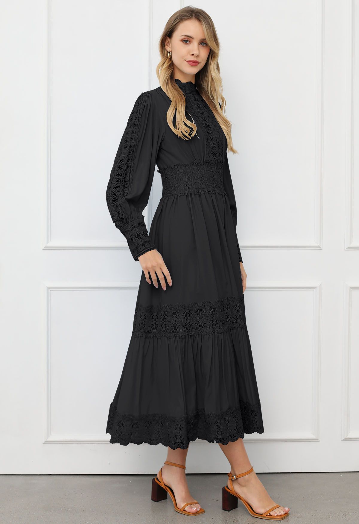 Robe longue en dentelle ajourée de style victorien en noir