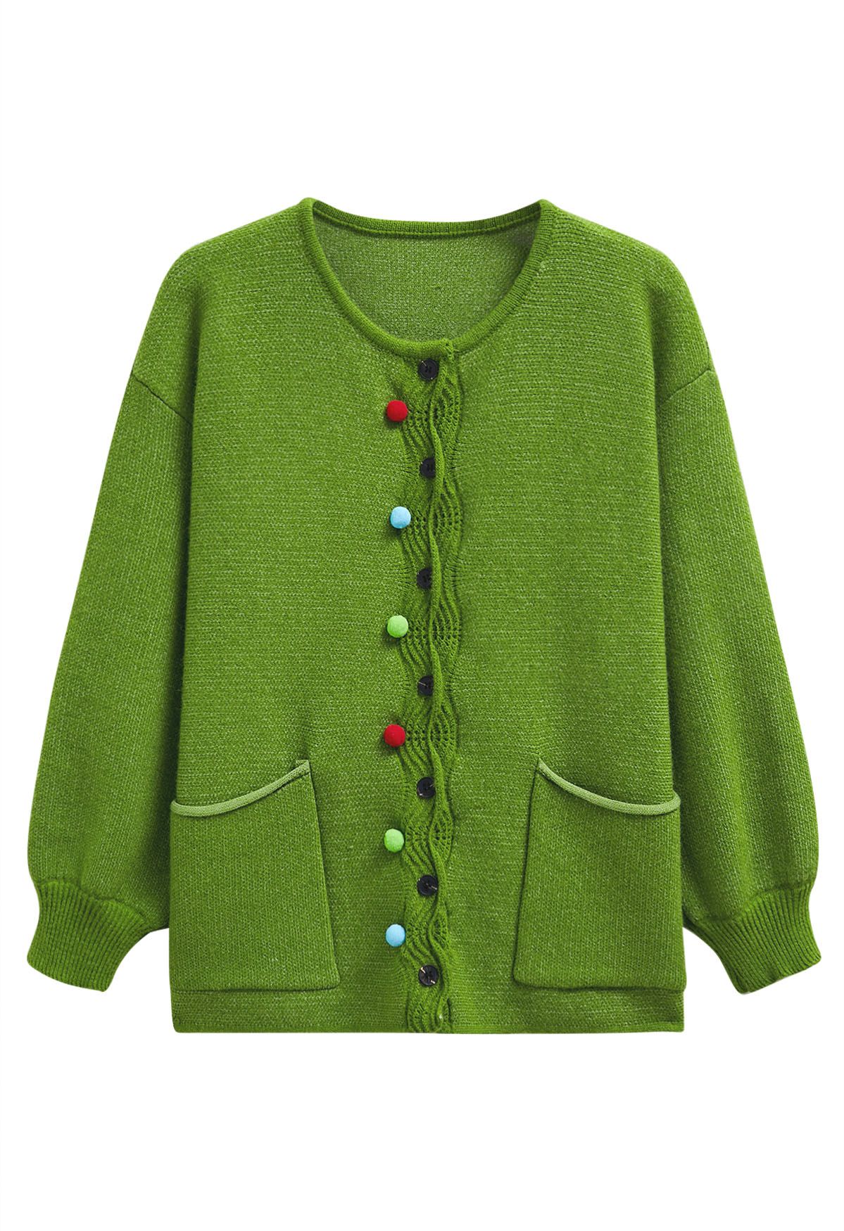 Cardigan en tricot à poches plaquées avec boutons ondulés et pompons colorés en vert