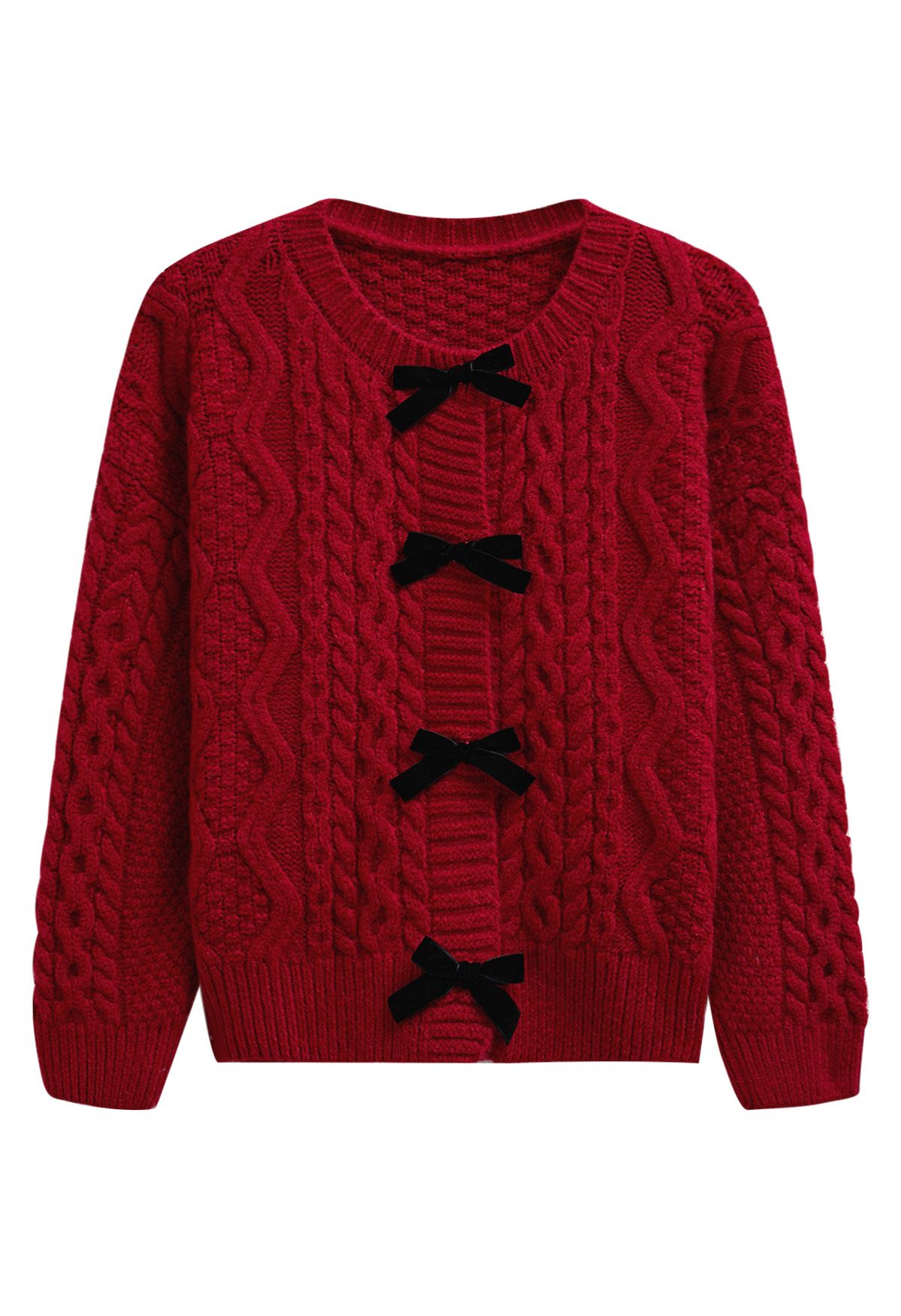 Cardigan en tricot tressé avec boutons-pression et nœud papillon en rouge