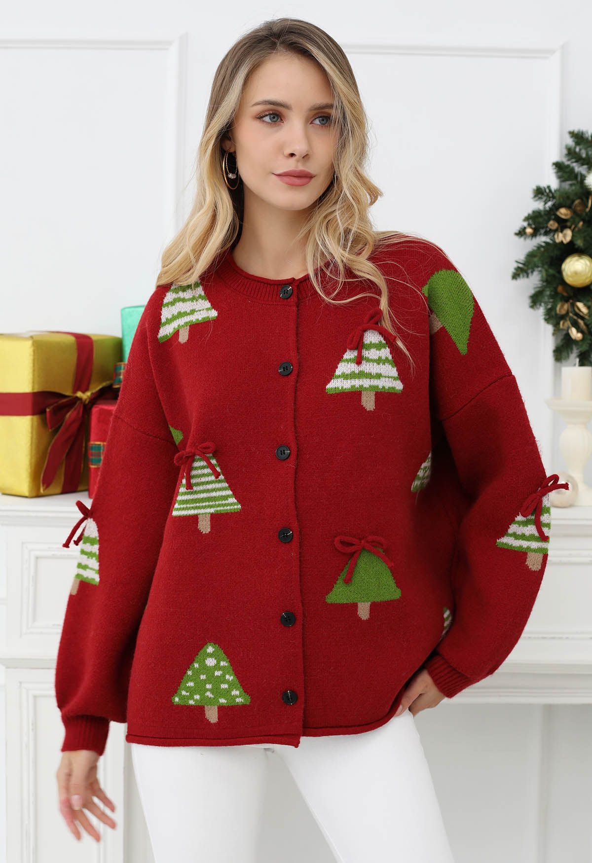 Cardigan boutonné en tricot avec nœud papillon 3D et motif sapin de Noël en rouge