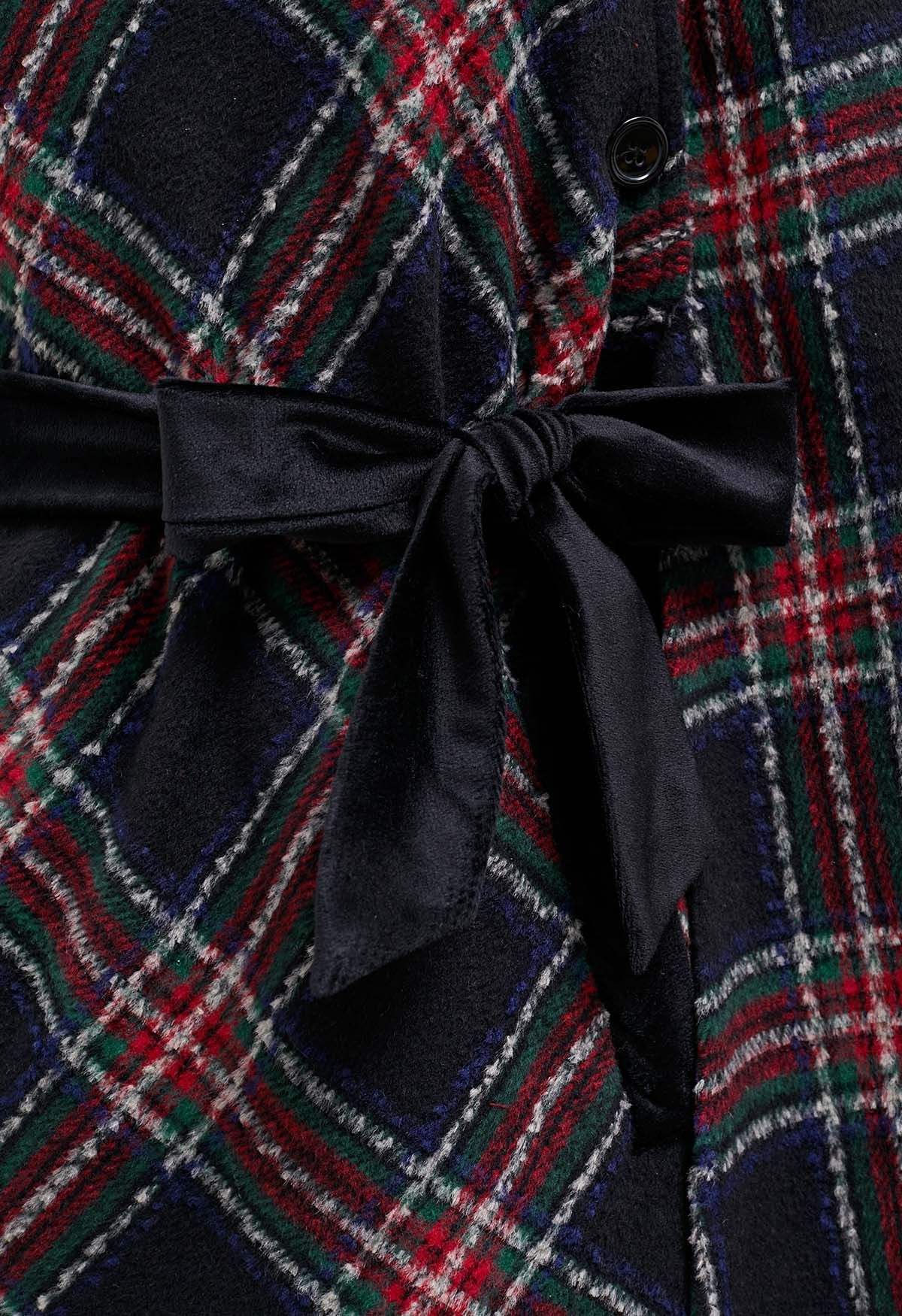 Manteau cape en tartan avec ceinture et boutons en noir