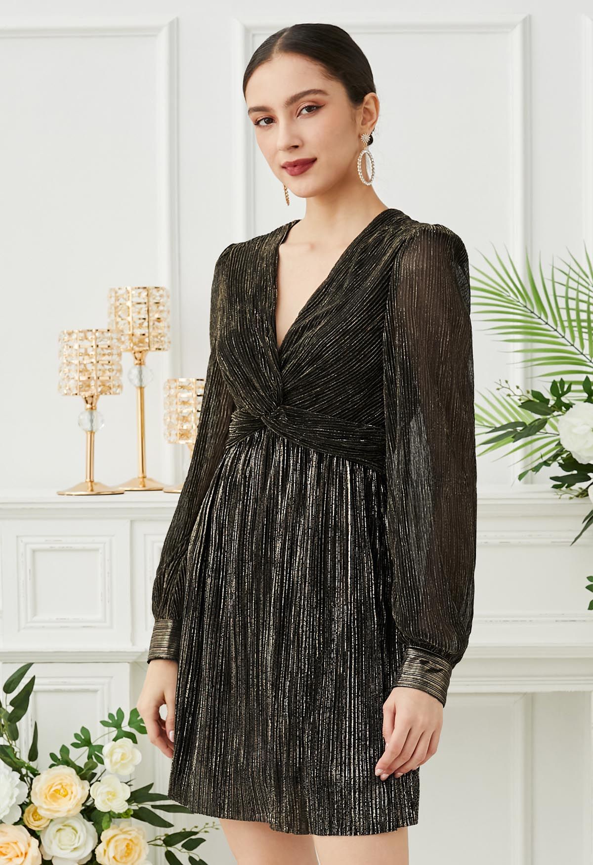 Robe de cocktail métallisée glamour en noir