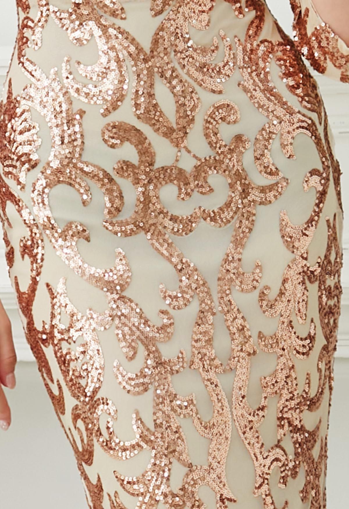 Robe sirène à sequins baroques et col en V en maille dorée