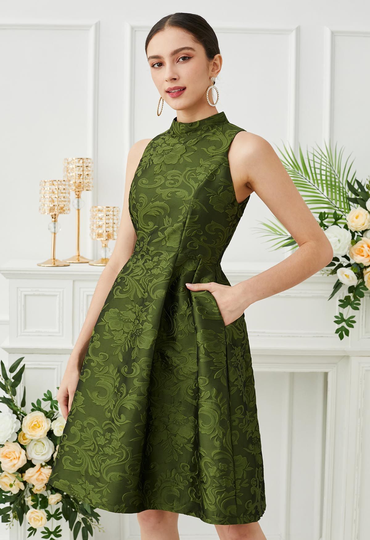 Magnifique robe sans manches en jacquard fleuri vert