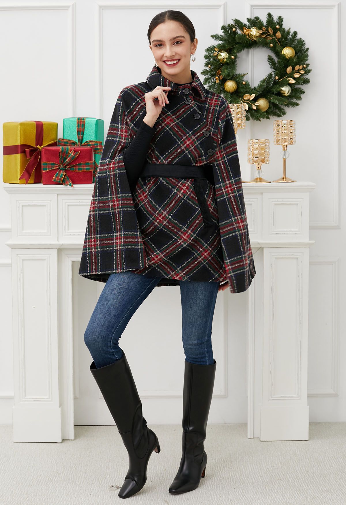 Manteau cape en tartan avec ceinture et boutons en noir