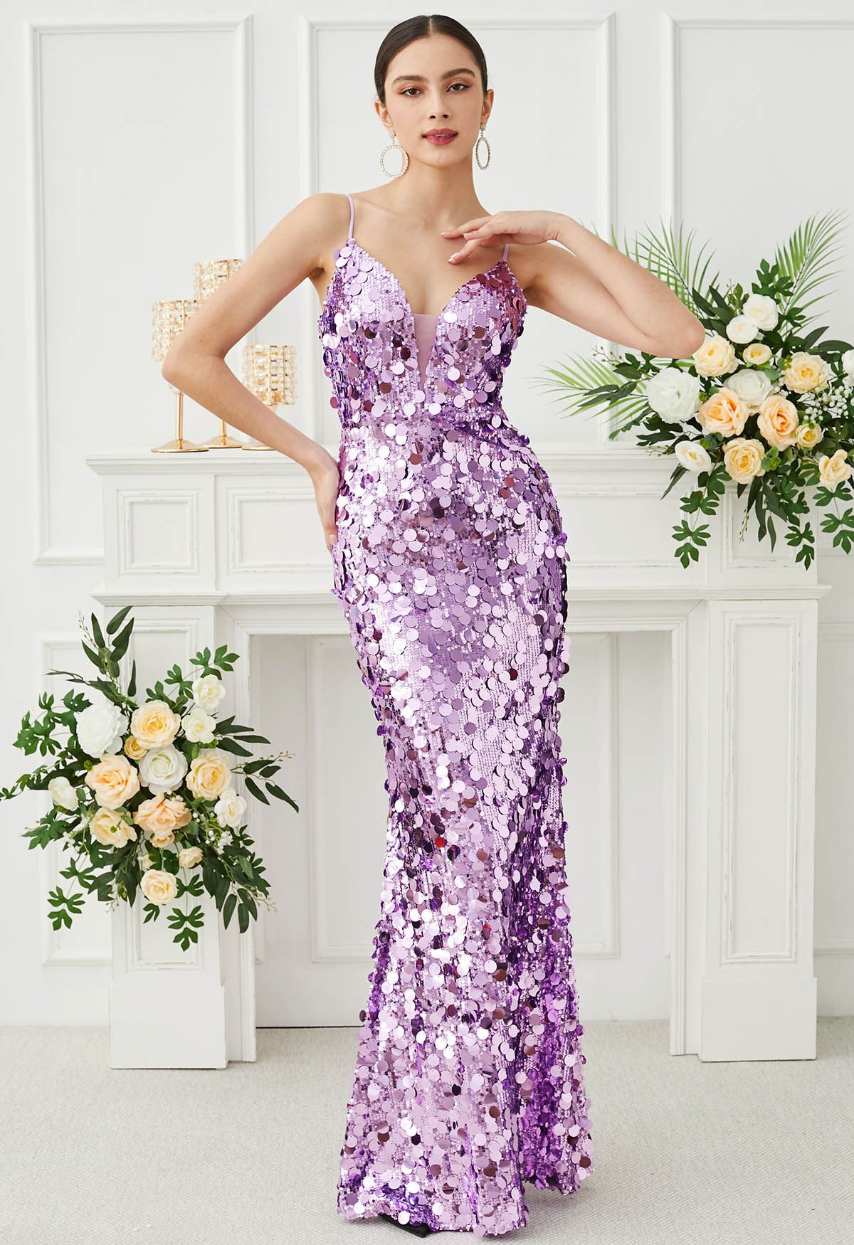 Robe sirène à sequins et décolleté en V profond en lilas