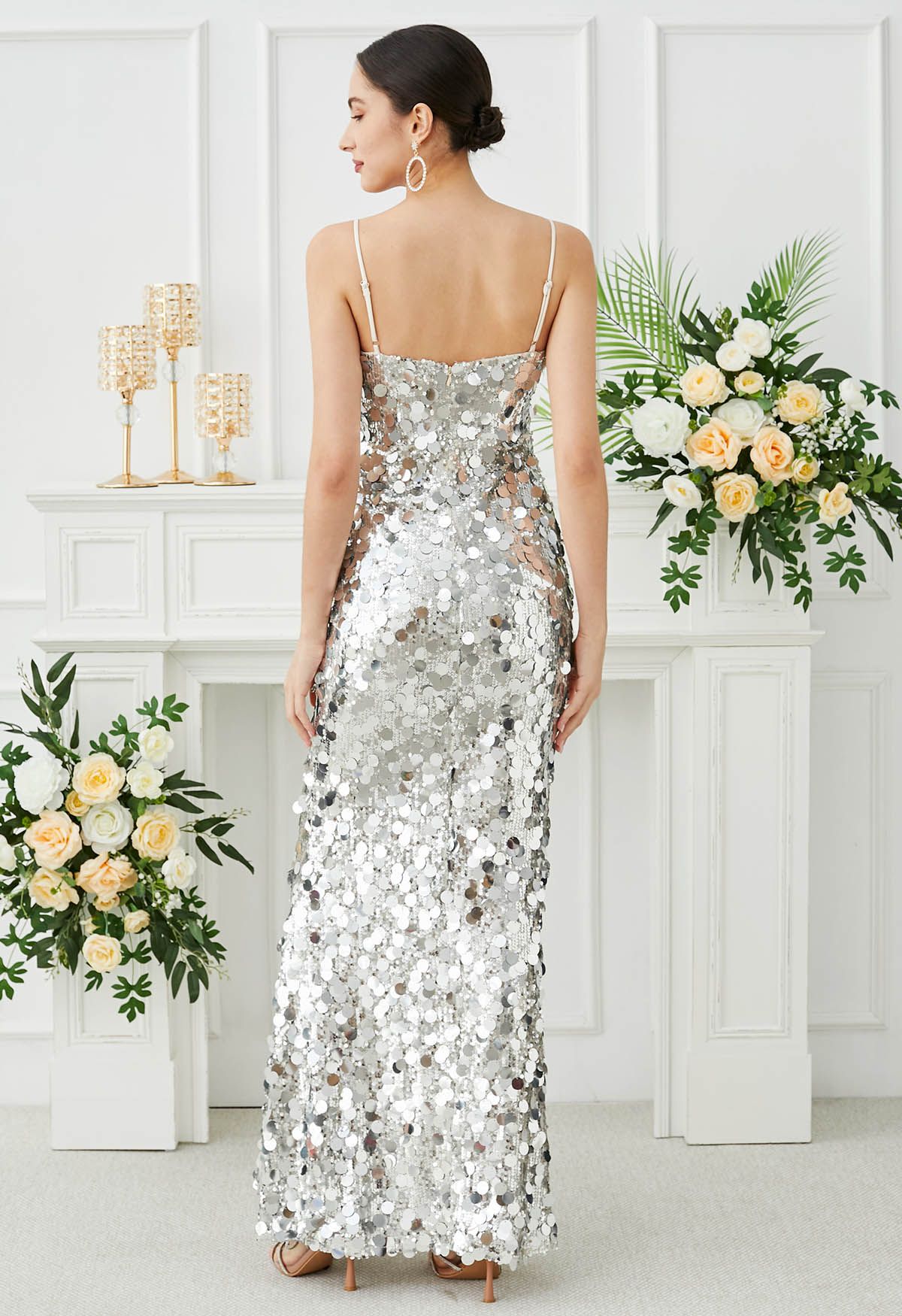 Robe caraco sirène à sequins et décolleté en V profond en argent