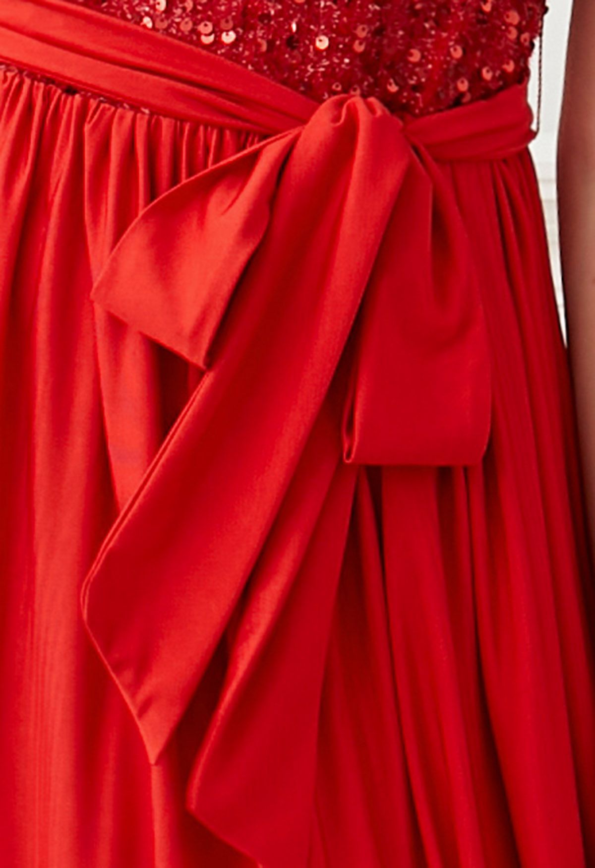 Robe sans manches à paillettes et col en V en rouge