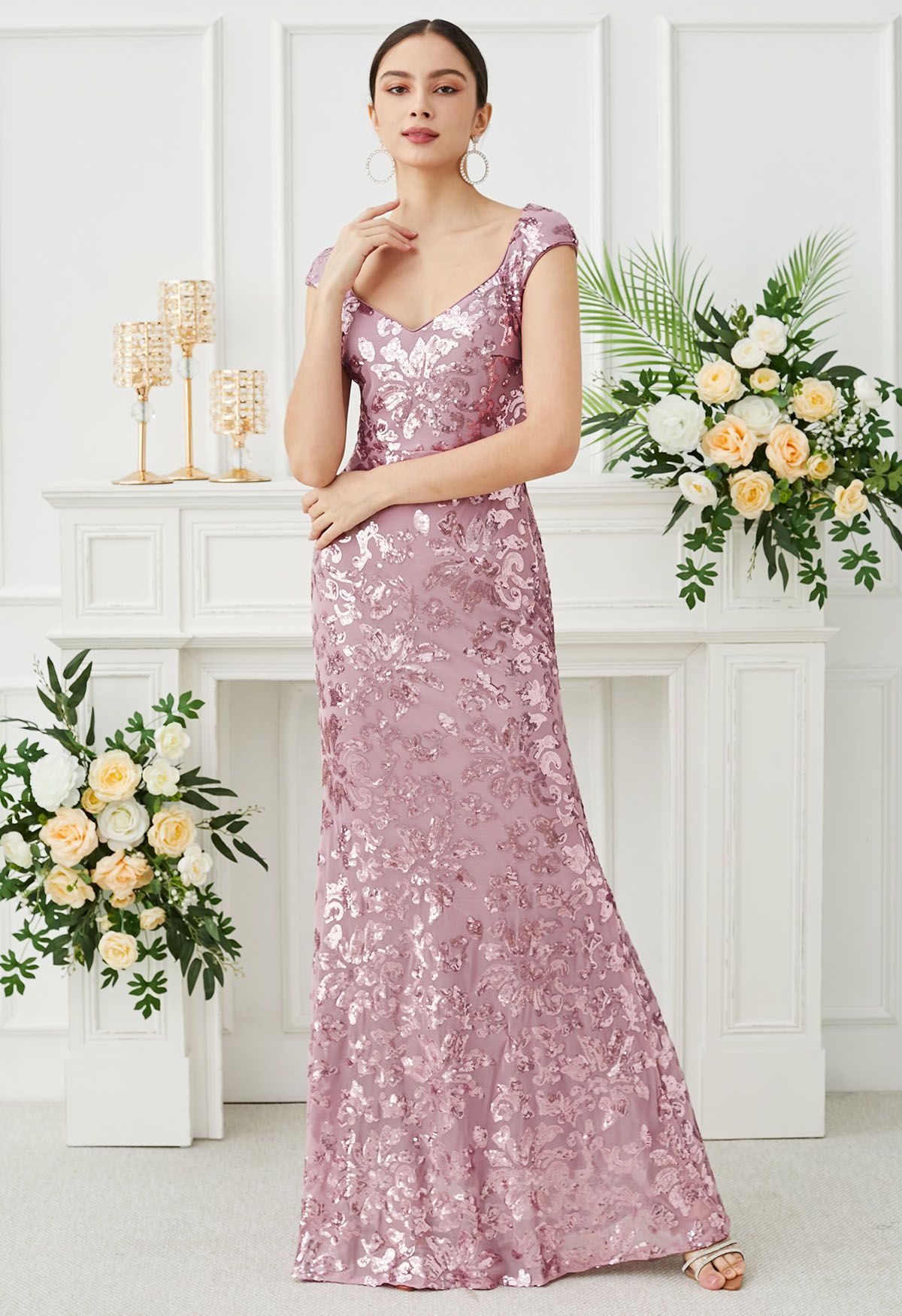 Robe sirène à sequins floraux et décolleté en cœur en lilas