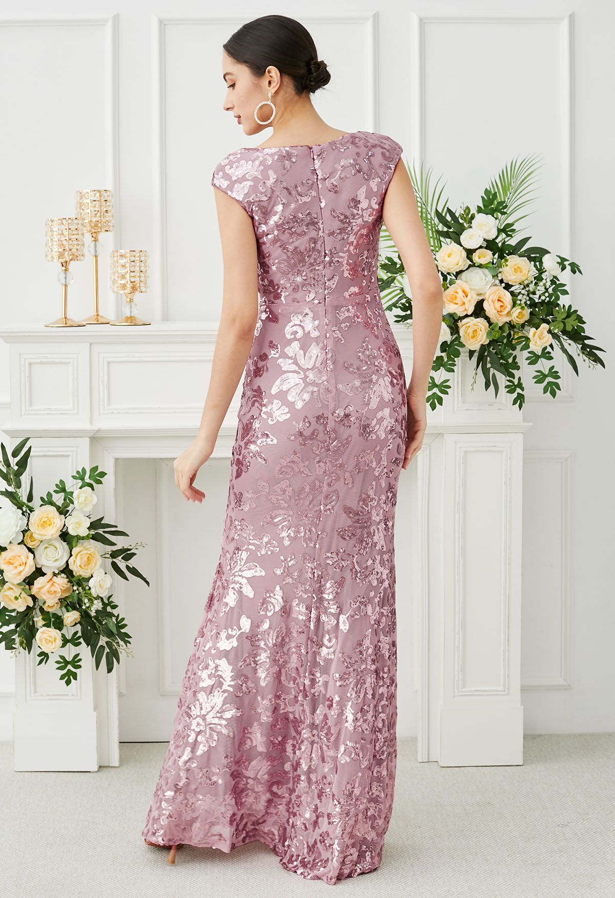 Robe sirène à sequins floraux et décolleté en cœur en lilas