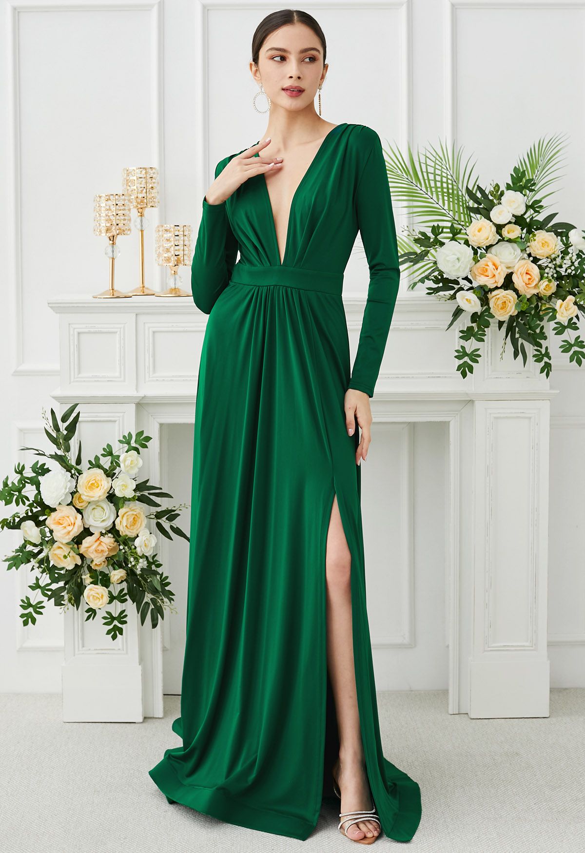 Robe longue fendue devant à décolleté en V profond en vert