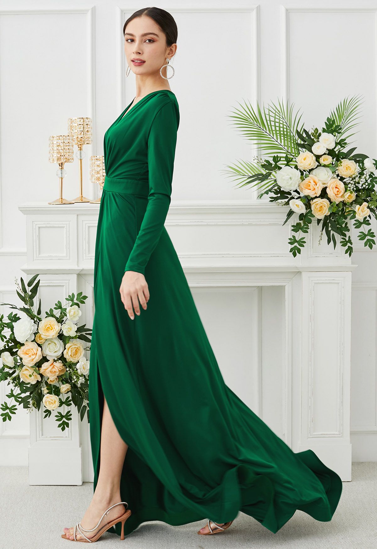 Robe longue fendue devant à décolleté en V profond en vert