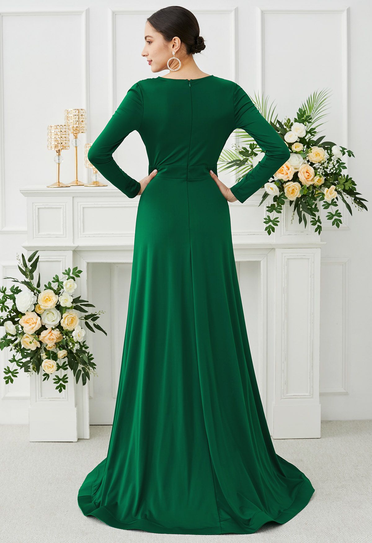 Robe longue fendue devant à décolleté en V profond en vert