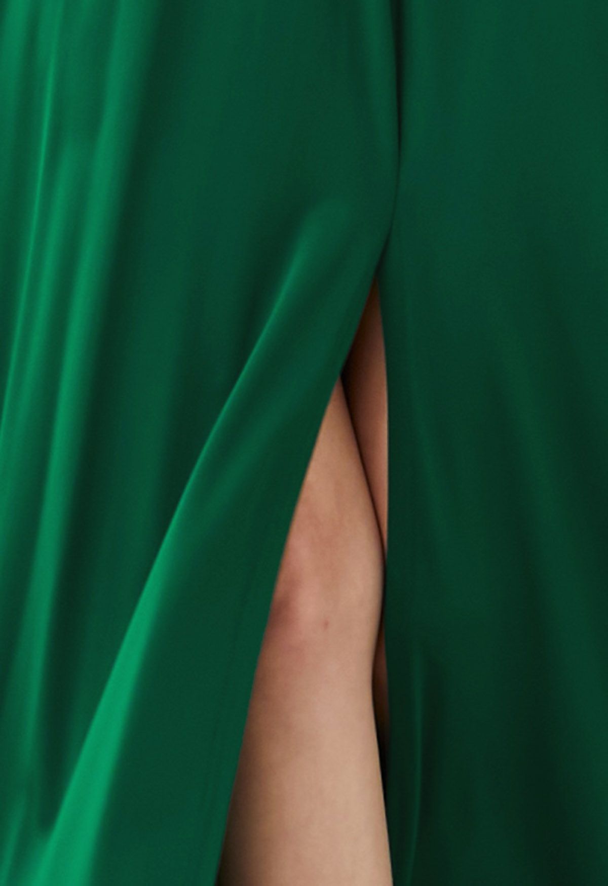 Robe longue fendue devant à décolleté en V profond en vert