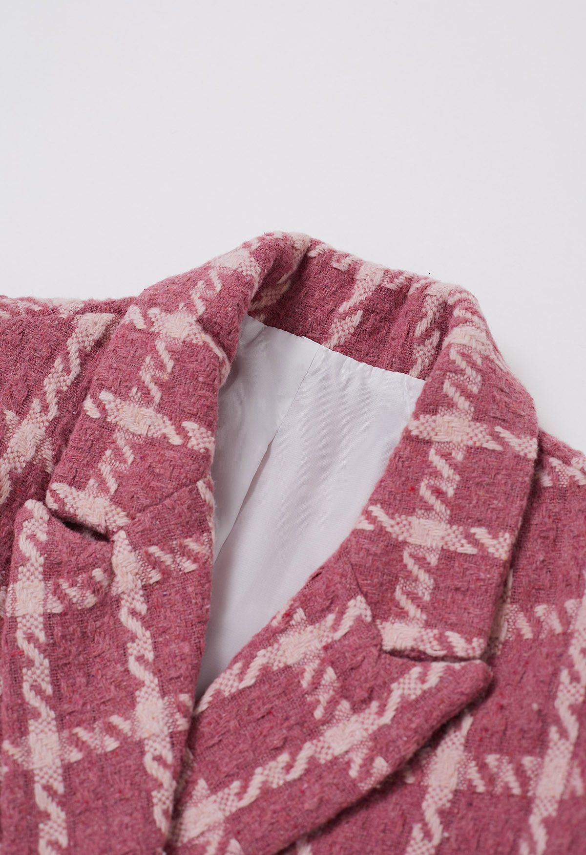 Blazer court à épaules rembourrées en tweed à carreaux en rose