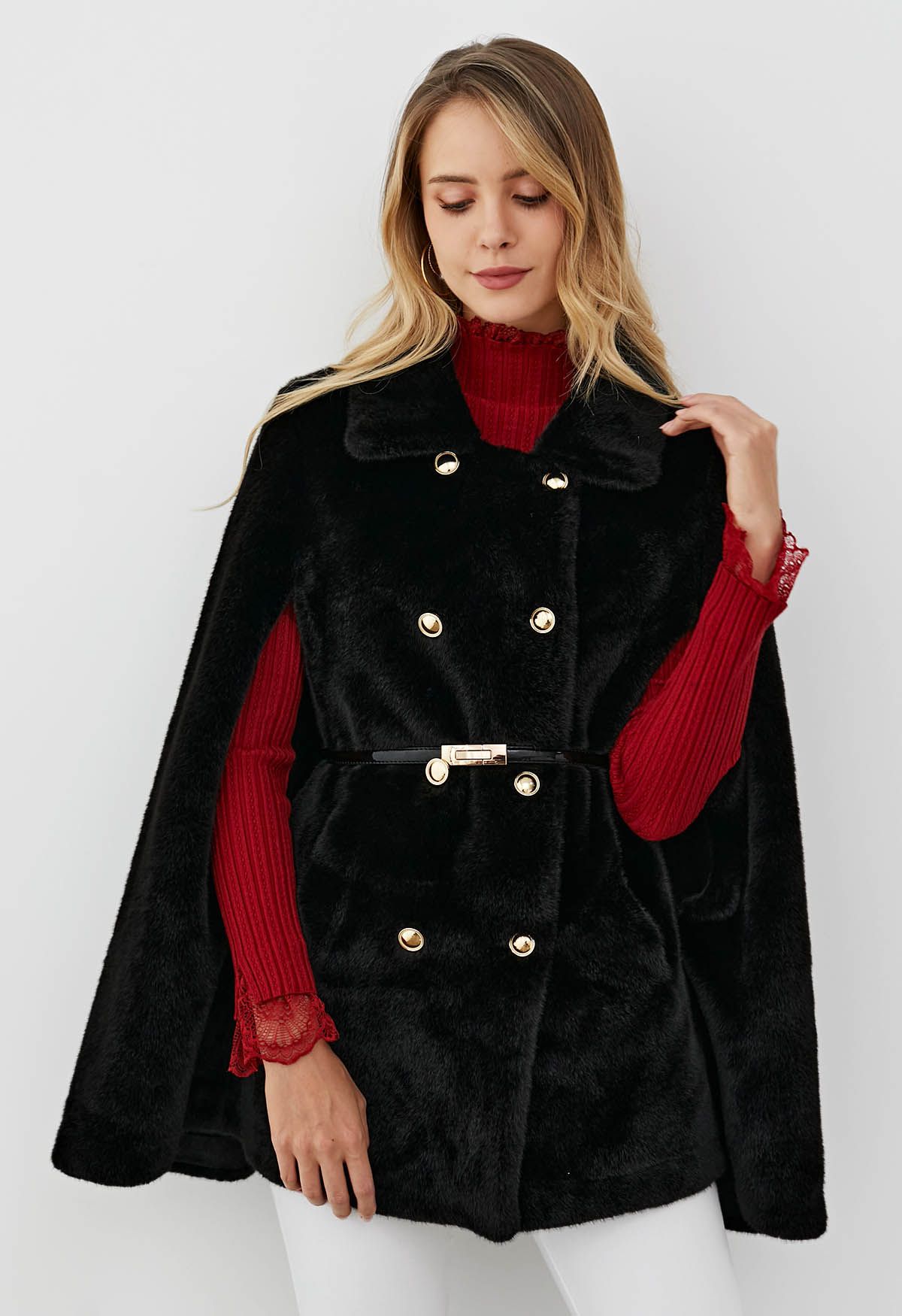 Manteau cape en fausse fourrure à double boutonnage avec col en noir