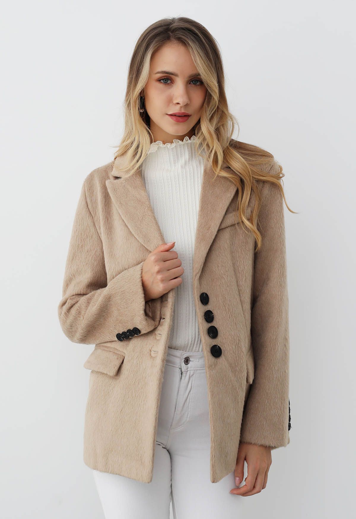 Manteau blazer boutonné en fausse fourrure à revers pointus en beige clair