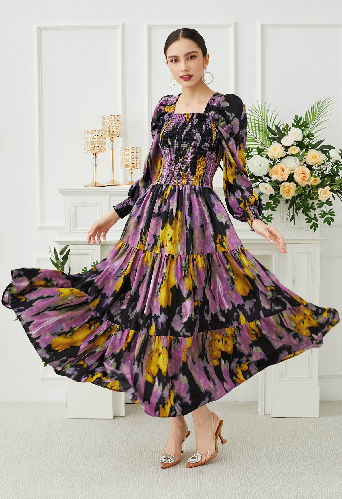 Robe longue froncée à manches bouffantes et motif floral