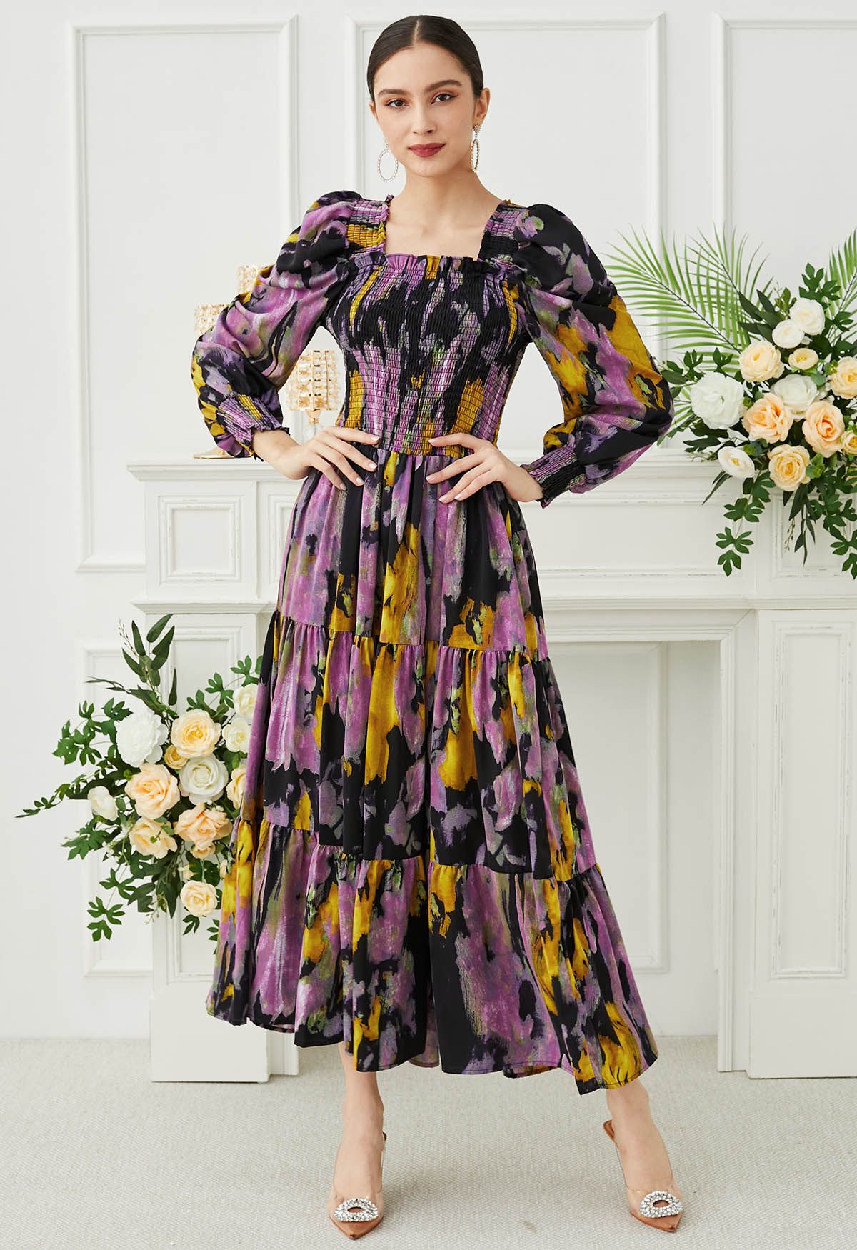 Robe longue froncée à manches bouffantes et motif floral