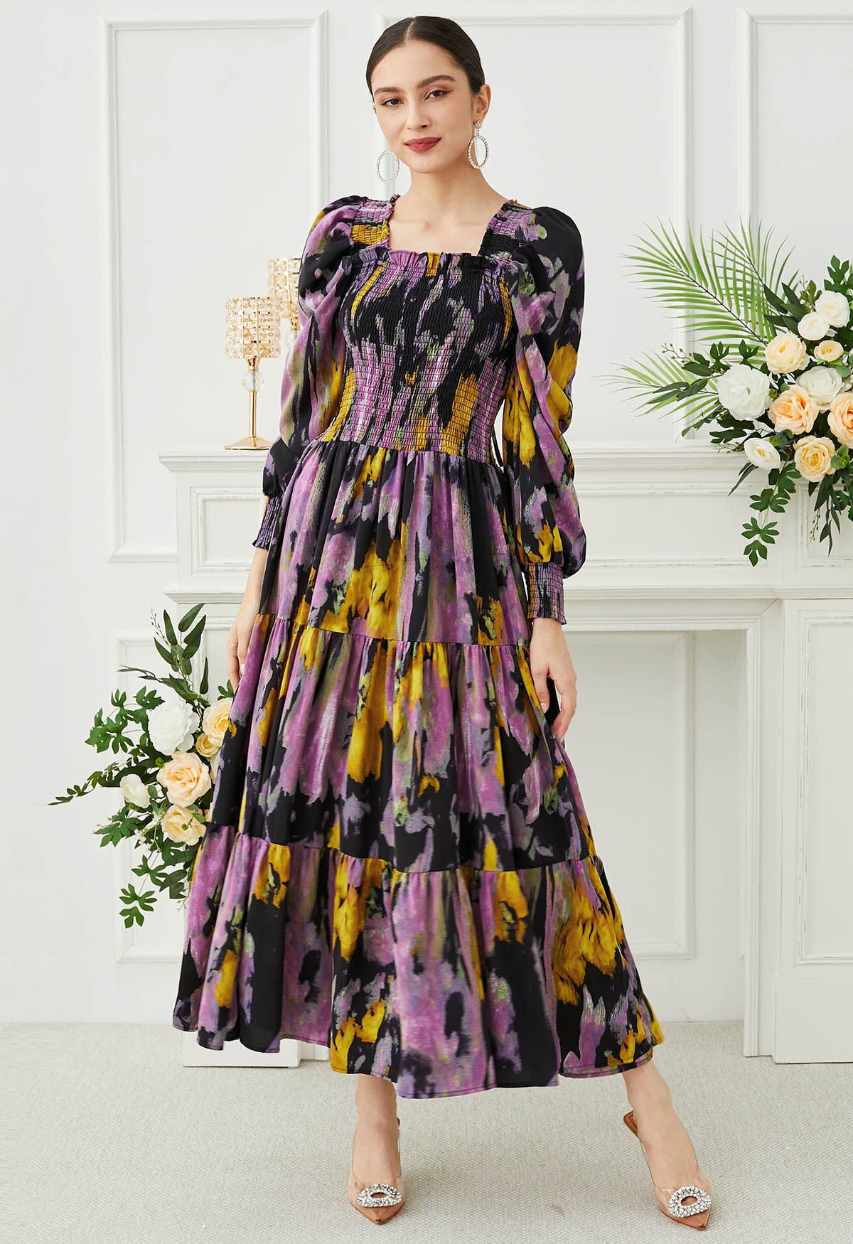 Robe longue froncée à manches bouffantes et motif floral