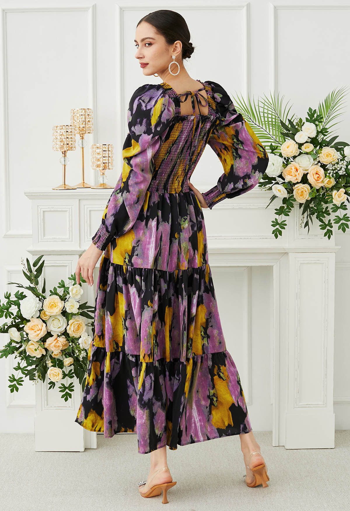 Robe longue froncée à manches bouffantes et motif floral