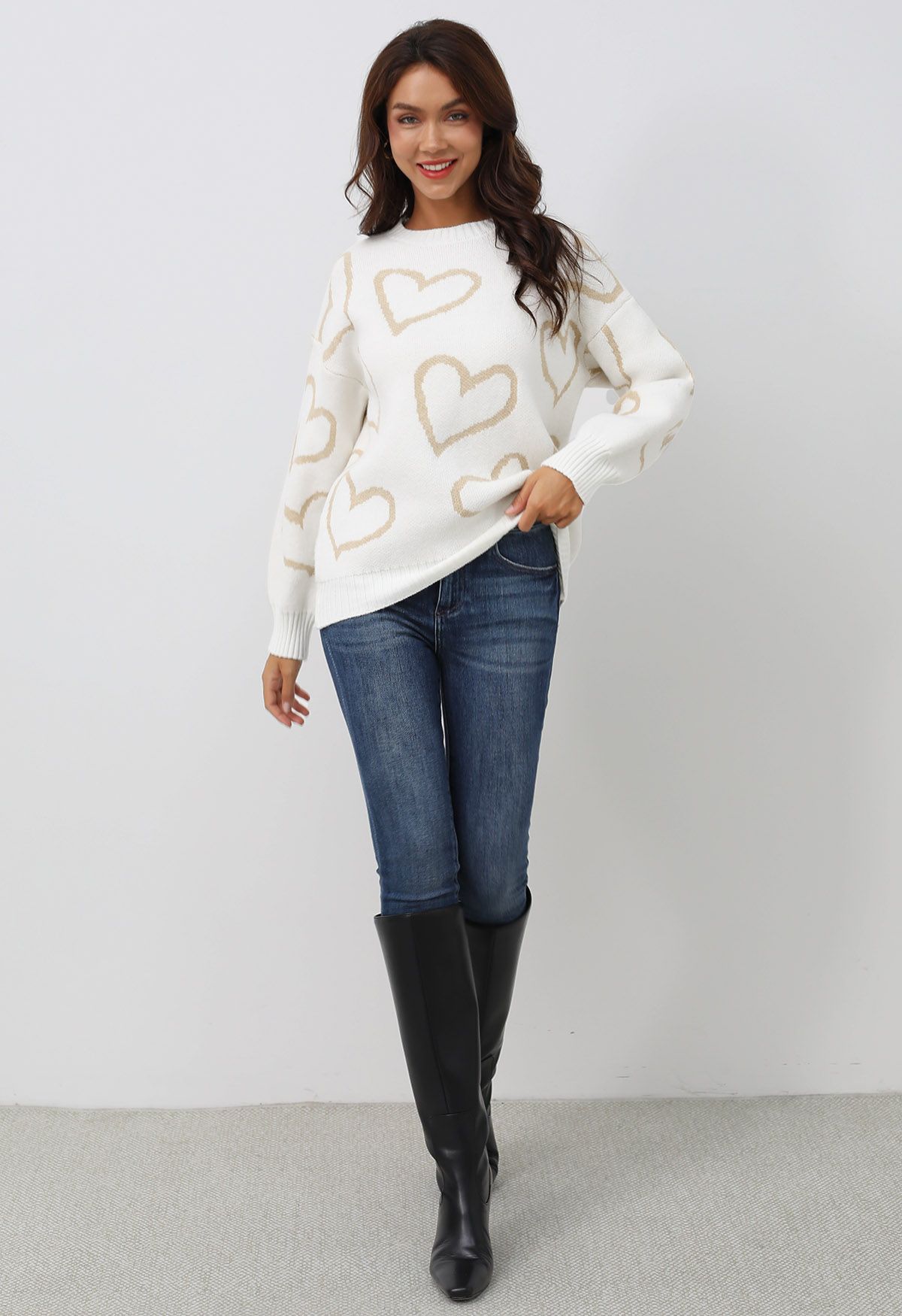 Pull ras du cou en tricot Lovable Heart en blanc