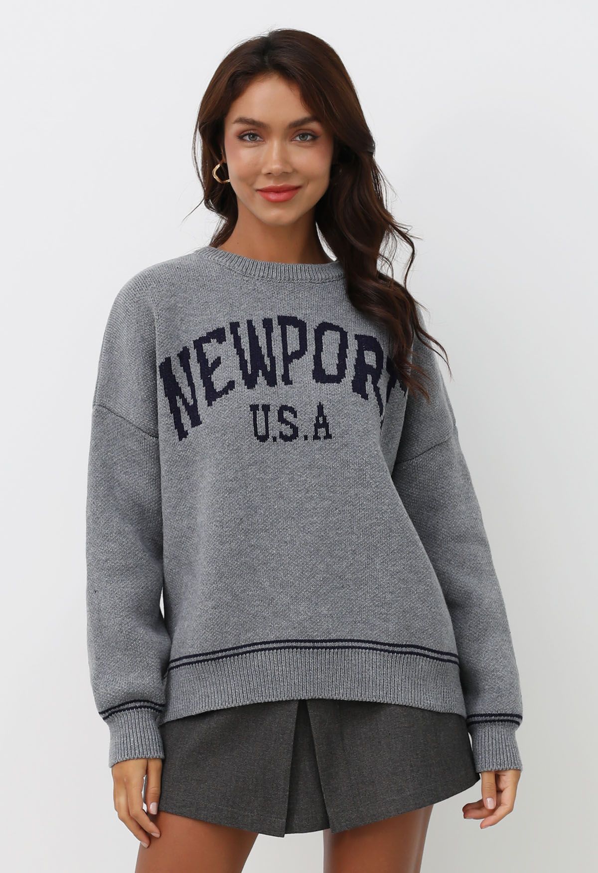 Pull ras du cou oversize en maille Newport Letter en gris