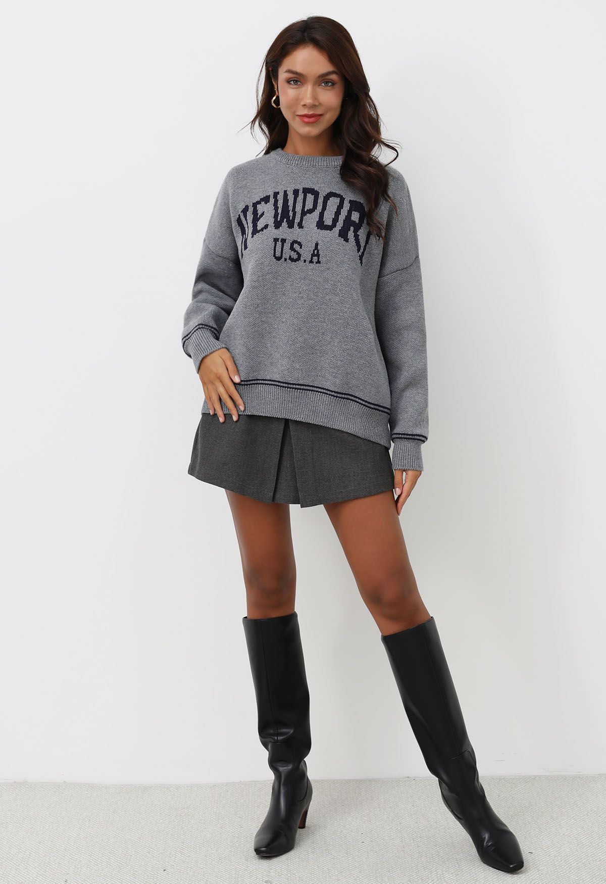 Pull ras du cou oversize en maille Newport Letter en gris