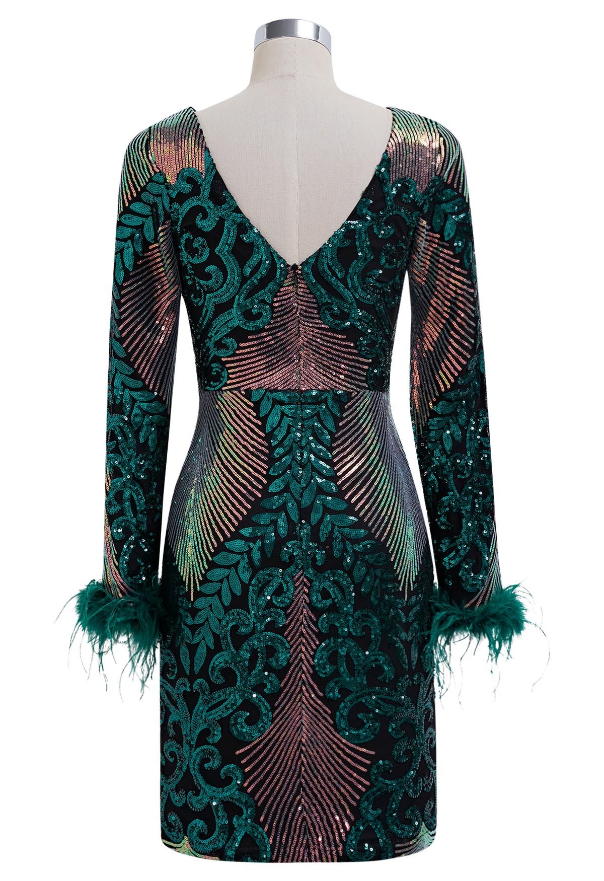 Robe moulante à paillettes éblouissantes et bordure en plumes de vigne en vert foncé