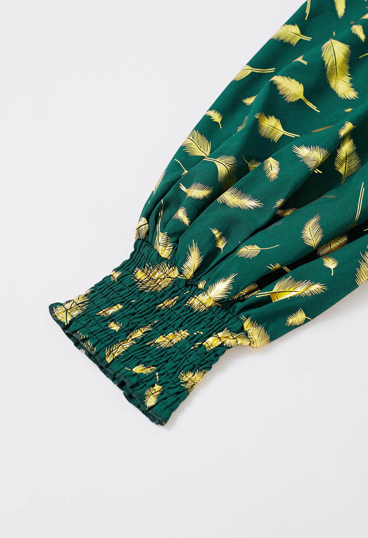 Robe courte à imprimé feuilles d'or et ceinture nouée en vert