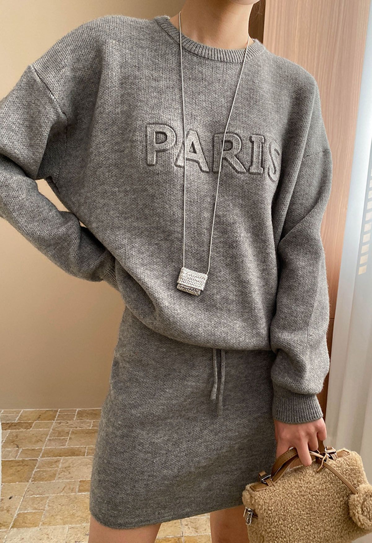 Ensemble pull et jupe en tricot à lettres Paris en gris