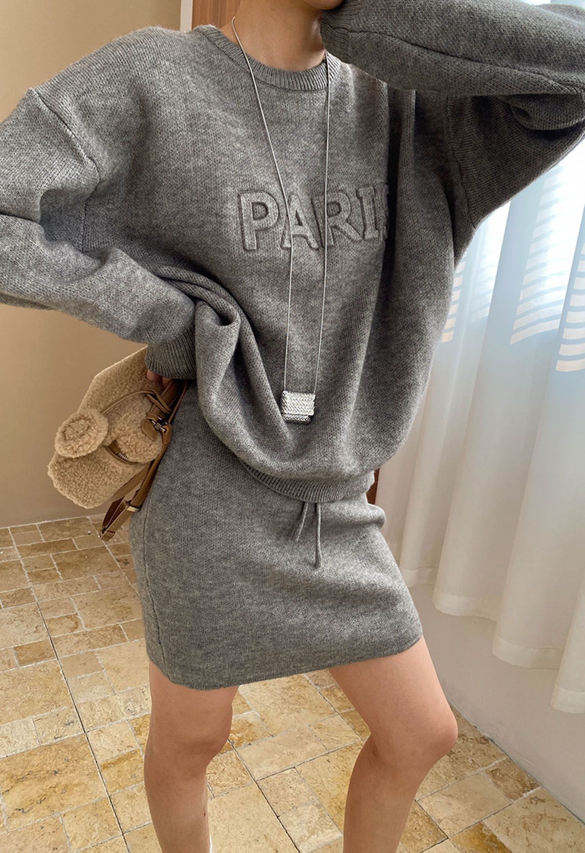 Ensemble pull et jupe en tricot à lettres Paris en gris