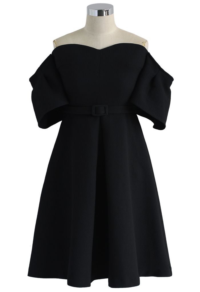 Paillette Classique Robe Noire avec des Epaules Dénudées