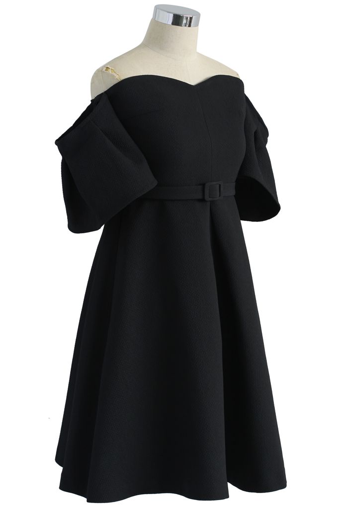 Paillette Classique Robe Noire avec des Epaules Dénudées