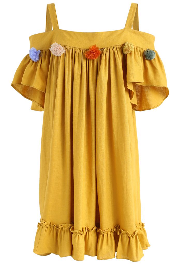 Préparez-vous à balancer la robe cami à franges en moutarde