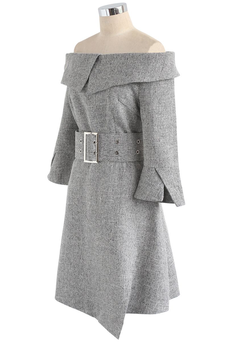 Robe asymétrique d'attraction spéciale en gris