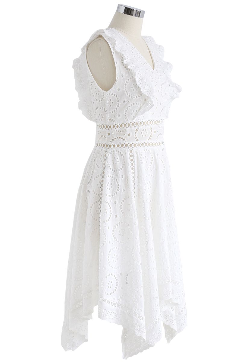 Une robe à œillets florale Un rêve divin blanche