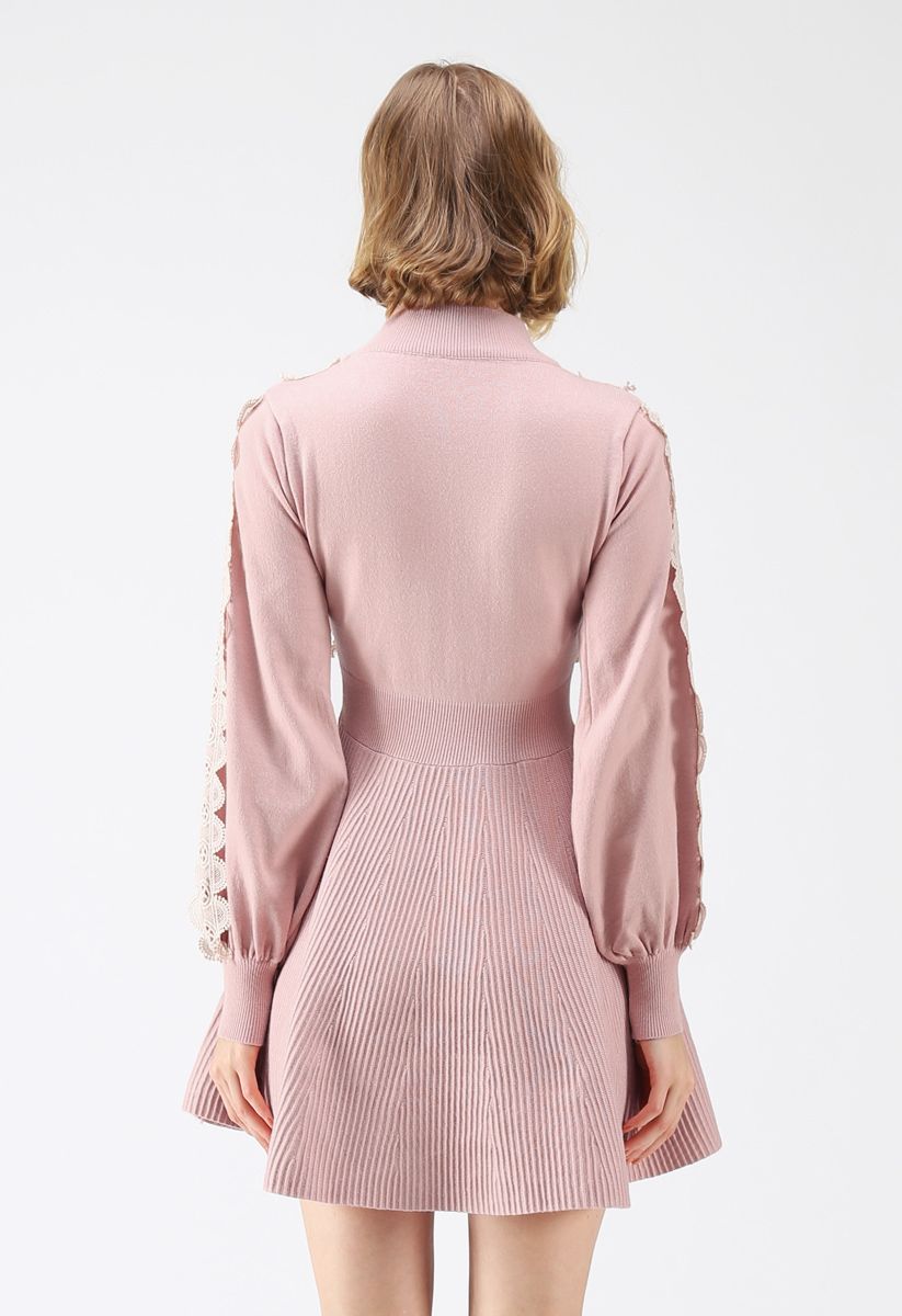 Amiable Attraction - Robe en maille à dos rayé et crochet en rose