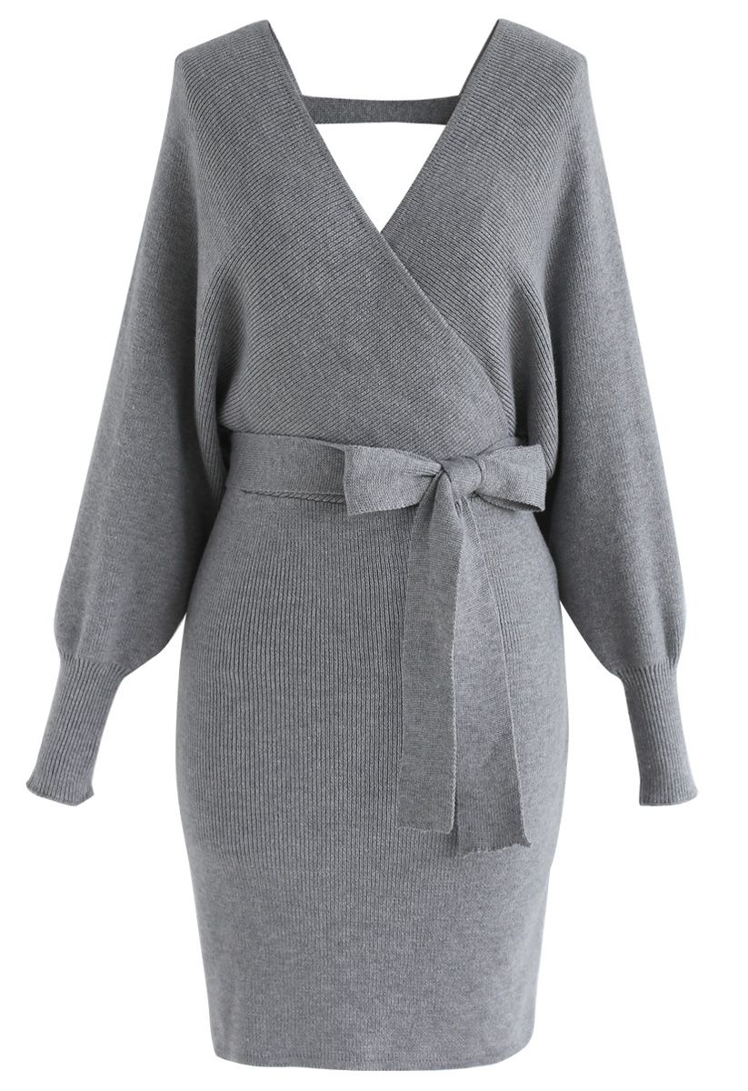 Robe en maille enveloppée Allure moderne en gris