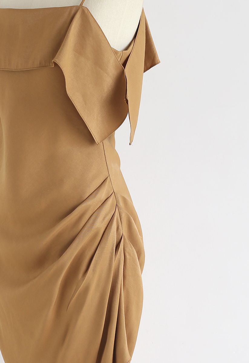 Robe camisole asymétrique latine passionnée en beige